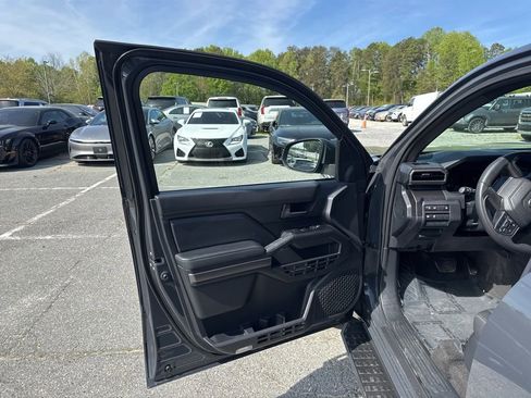 Used 2025 Toyota 4Runner SR5 image 23