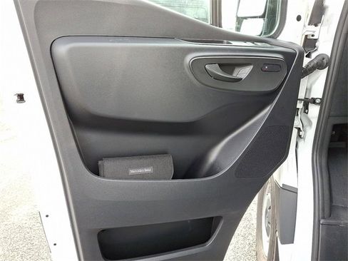 Used 2025 Mercedes-Benz Sprinter 2500 image 14