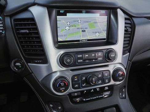 Used 2017 GMC Yukon XL SLT w/ Open Road Package image 9