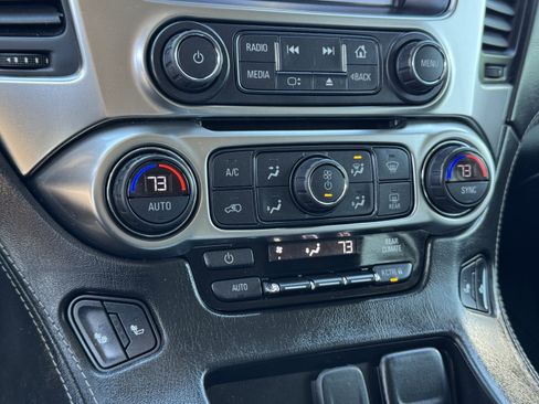 Used 2019 Chevrolet Tahoe LT image 13