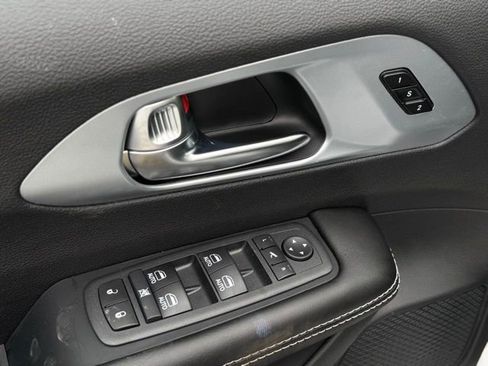 New 2026 Chrysler Pacifica Limited w/ S Appearance Package image 14