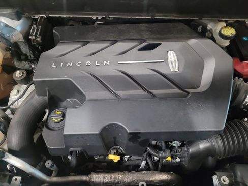 Used 2017 Lincoln MKX Reserve w/ Driver Assistance Package AWD/4WD image 30