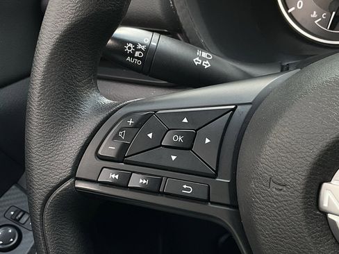 Used 2025 Nissan Sentra S image 21