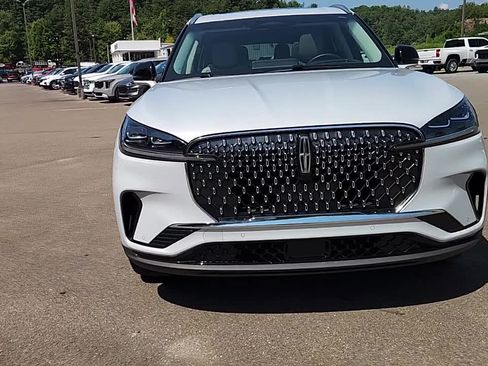 Used 2025 Lincoln Aviator Reserve w/ Luxury Package RWD image 10