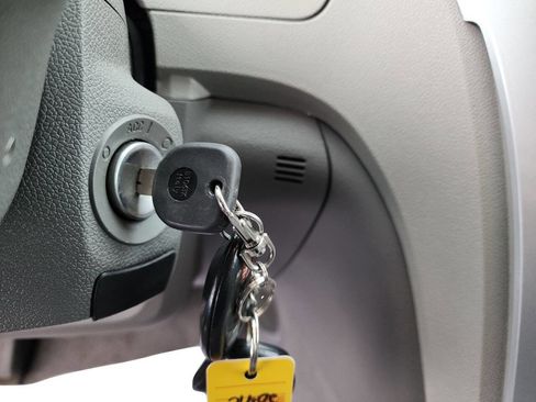 Used 2010 Chevrolet Traverse LS image 26