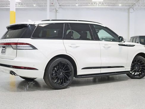 Used 2023 Lincoln Aviator Reserve w/ Equipment Group 201A image 8