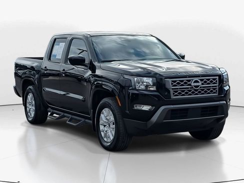 Used 2024 Nissan Frontier SV w/ SV Convenience Package image 2