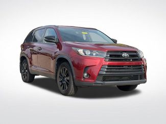 Used 2019 Toyota Highlander SE w/ Nightshade Edition 360° Tour