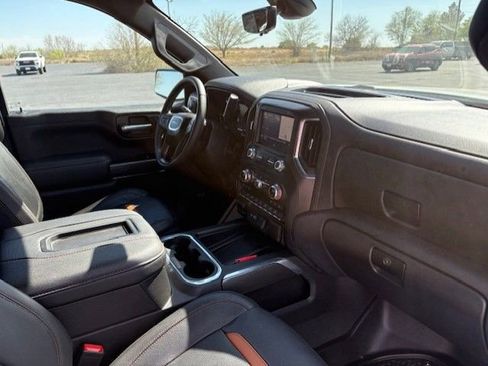 Used 2022 GMC Sierra 1500 AT4 w/ AT4 Premium Package image 23