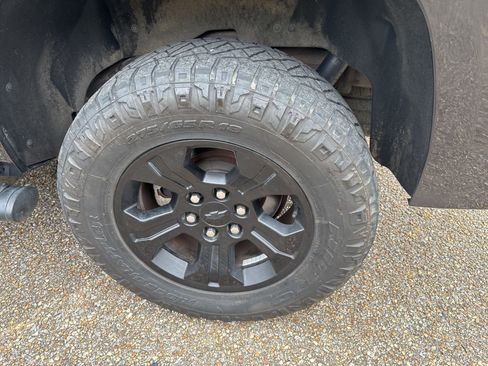 Used 2019 Chevrolet Tahoe LS RWD image 5
