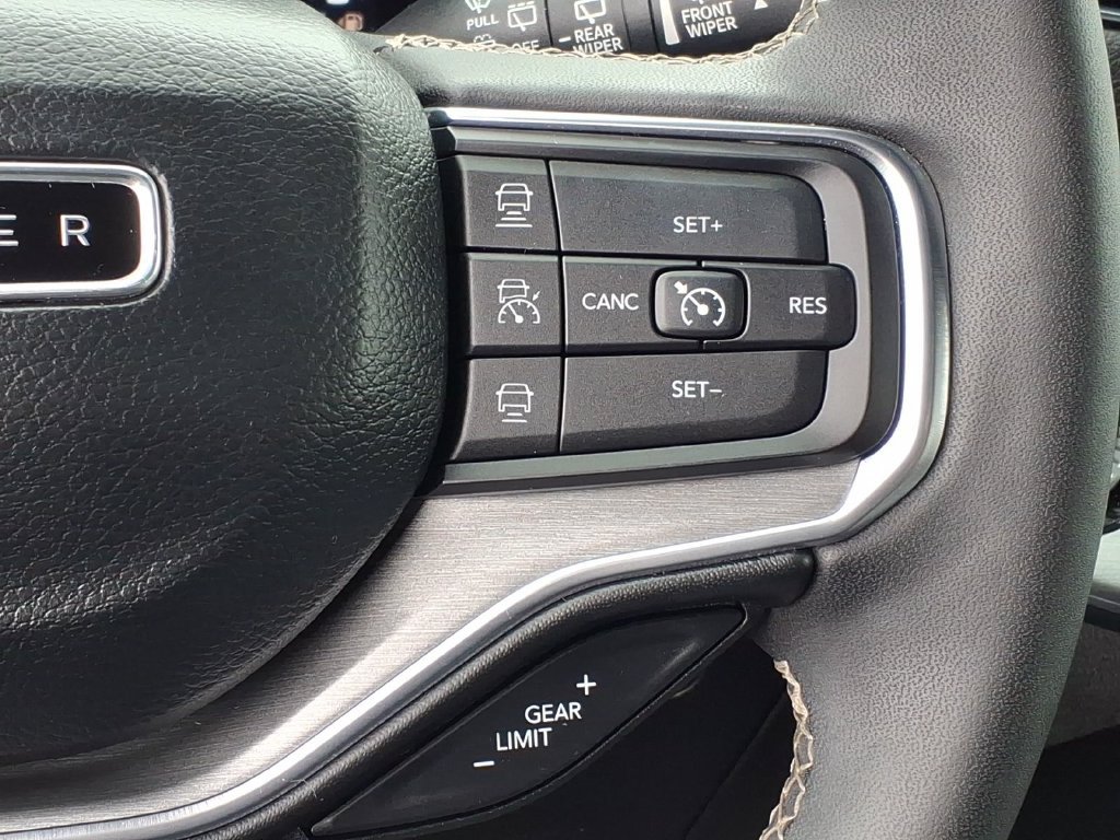Used 2023 Jeep Wagoneer Series II AWD/4WD image 10
