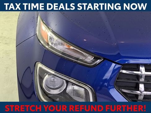 Certified 2025 Hyundai Venue SEL image 10