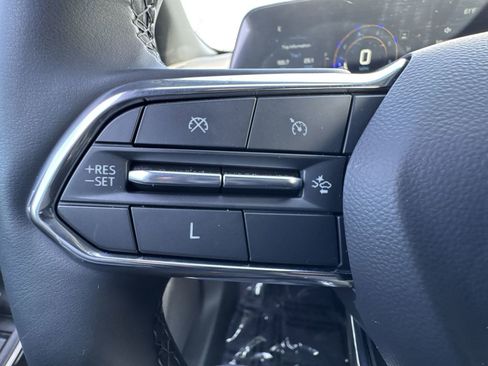 Used 2025 Chevrolet Equinox LT FWD image 23