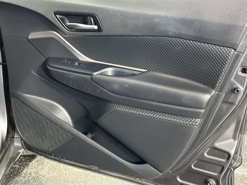 Used 2021 Toyota C-HR LE image 34