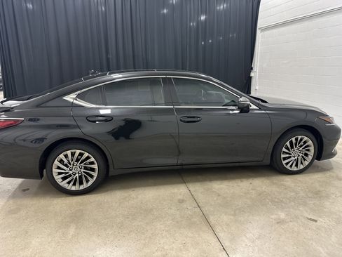 Used 2025 Lexus ES 350 Ultra Luxury FWD image 11