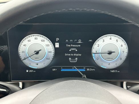 Used 2024 Hyundai Elantra Limited FWD image 29