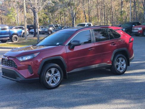 Certified 2022 Toyota RAV4 LE image 1