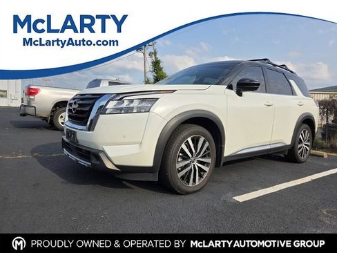 Used 2024 Nissan Pathfinder Platinum AWD/4WD image 1