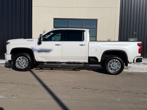Used 2020 Chevrolet Silverado 2500 High Country w/ Technology Package AWD/4WD image 2