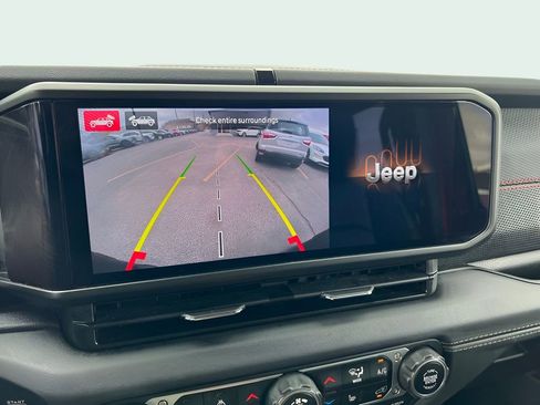 Used 2024 Jeep Wrangler Unlimited Rubicon image 24