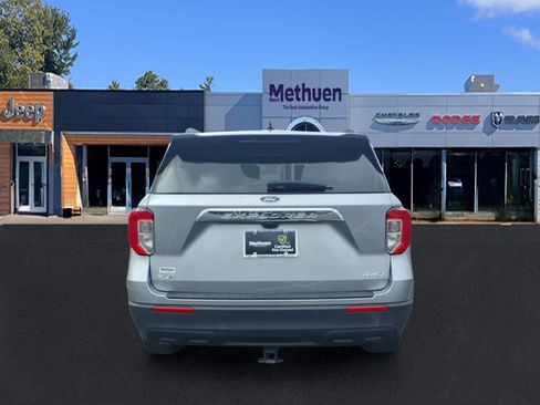 Used 2023 Ford Explorer XLT AWD/4WD image 5
