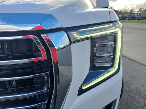 Used 2023 GMC Yukon SLT AWD/4WD image 29