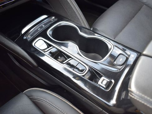 Used 2021 Buick Envision Essence w/ Technology Package I FWD image 29