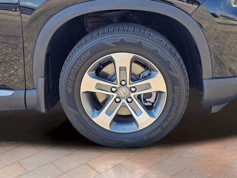 Used 2025 Honda Pilot EX-L image 6
