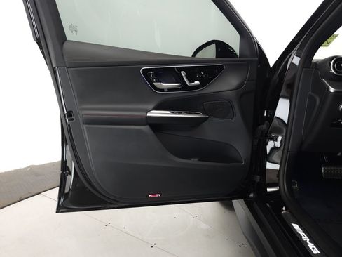 Used 2024 Mercedes-Benz GLC 43 AMG 4MATIC image 5