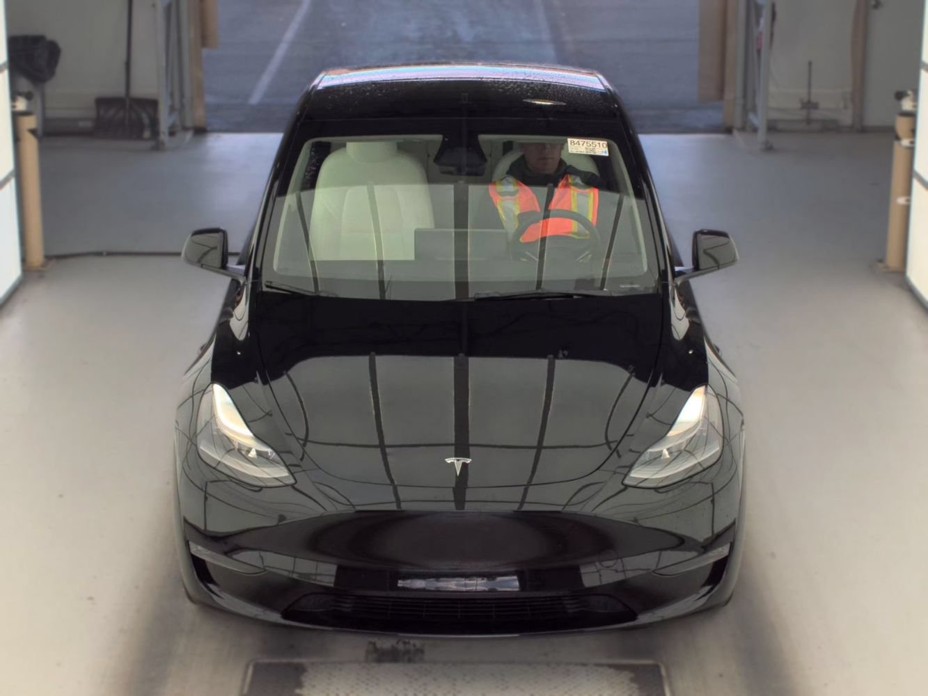 Used 2023 Tesla Model Y Long Range AWD/4WD image 2