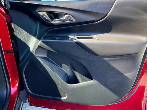 Used 2023 Chevrolet Equinox LT image 11