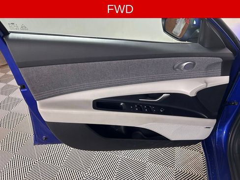 Used 2025 Hyundai Elantra Limited FWD image 10