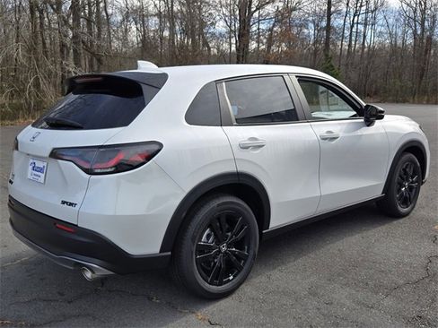 New 2026 Honda HR-V Sport image 3