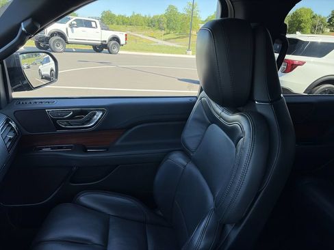 Used 2024 Lincoln Navigator Reserve AWD/4WD image 23