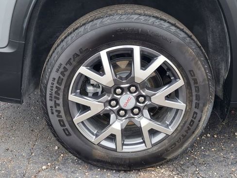 Used 2023 GMC Acadia SLT w/ Preferred Package image 6