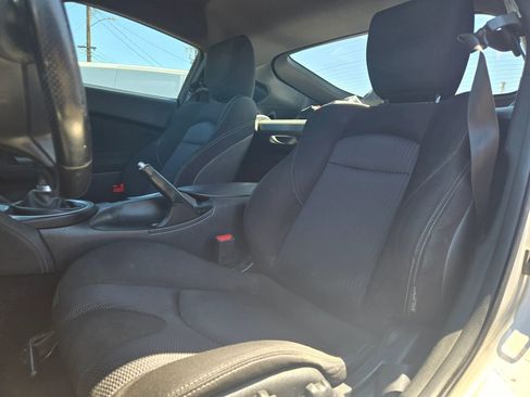 Used 2011 Nissan 370Z Coupe image 10