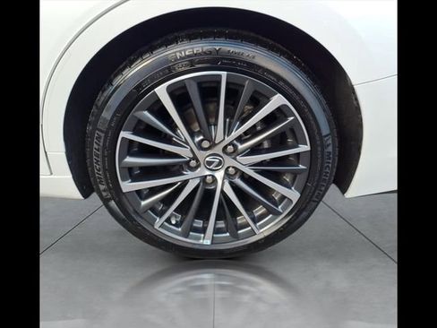 Certified 2024 Lexus ES 350 w/ Premium Package image 18