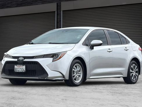 Used 2022 Toyota Corolla LE w/ Carpet Mat Package (TMS) FWD image 9