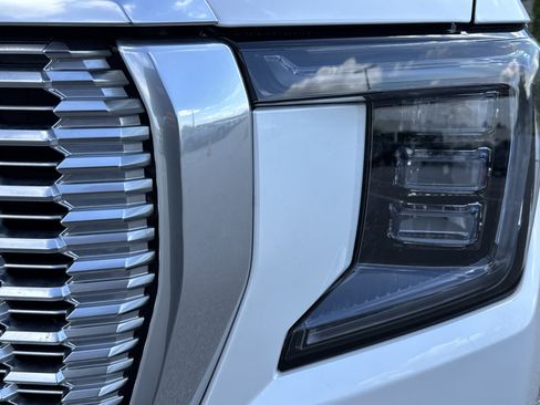 Used 2023 GMC Yukon XL Denali w/ Max Trailering Package AWD/4WD image 6