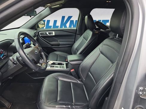 Used 2020 Ford Explorer XLT w/ Equipment Group 202A image 9