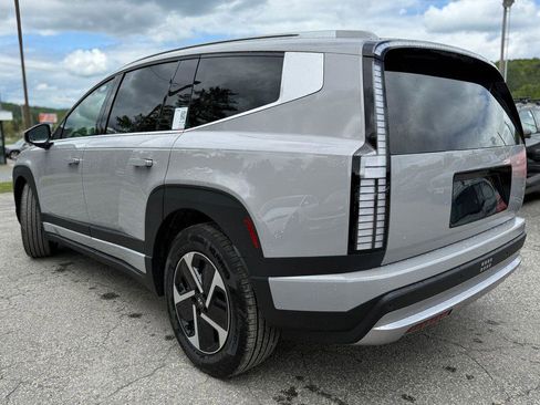 New 2026 Hyundai Ioniq 9 SE image 3