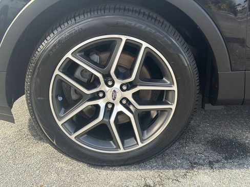 Used 2016 Ford Explorer Sport w/ Equipment Group 401A image 8