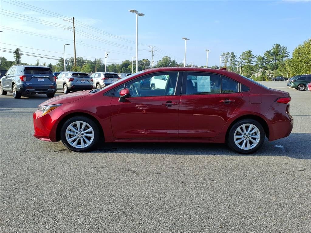 Used 2026 Toyota Corolla LE w/ LE Premium Package FWD image 13