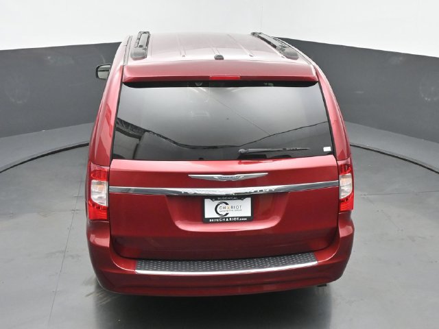 Used 2016 Chrysler Town & Country Touring w/ Driver Convenience Group FWD image 40