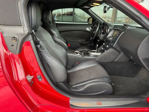 Used 2015 Nissan 370Z Touring Sport RWD image 22
