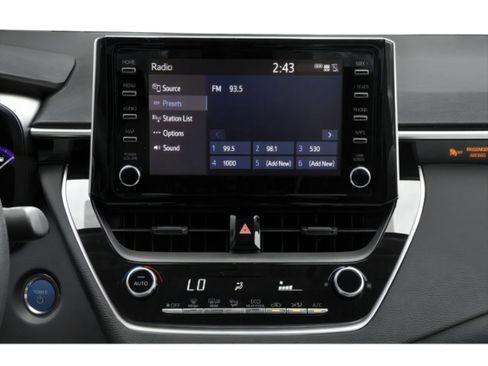 Used 2021 Toyota Corolla LE image 10