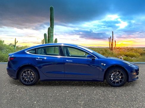 Used 2019 Tesla Model 3 Long Range AWD/4WD image 6