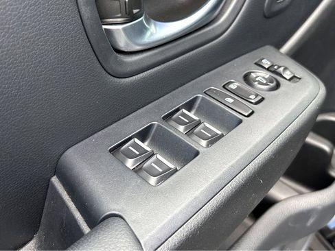 Used 2025 Honda Pilot TrailSport image 22
