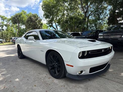 Used 2020 Dodge Challenger R/T RWD image 4