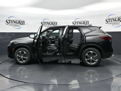 Used 2025 Chevrolet Blazer LT AWD/4WD image 40